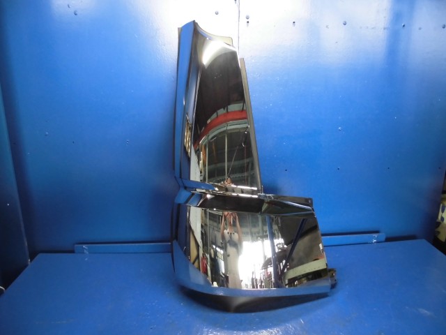 【中古】中古部品 ふそう大型車 FU74HZ 右フロントコーナーパネル 【3310270100-000030189411300】|e-cleマート