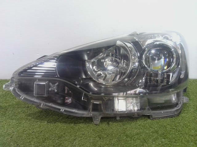 【中古】中古部品 アクア NHP10 左ﾍｯﾄﾞﾗﾝﾌﾟ 【3310090100-202606087210900】｜e-cleマート