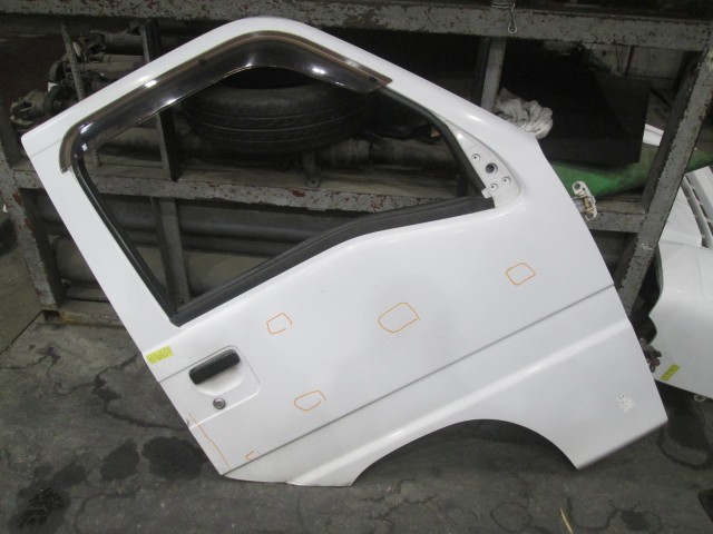 【中古】中古部品 サンバー TT2 右フロントドア 【3310160100-000004530813100】|e-cleマート