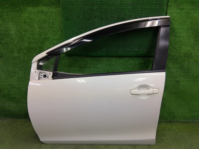 【中古】中古部品 アクア NHP10 左フロントドア 【3310540000-000026167813200】|e-cleマート