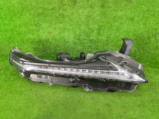 【中古】中古部品 レクサス NX AYZ10 右ｸﾘｱﾗﾝｽﾗﾝﾌﾟ 【3330990100-260404000211000】｜e-cleマート