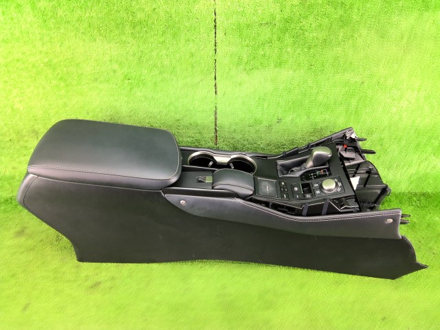 【中古】中古部品 レクサス NX AYZ10 ｺﾝｿｰﾙﾎﾞｯｸｽ 【3330990100-260404000277100】｜e-cleマート