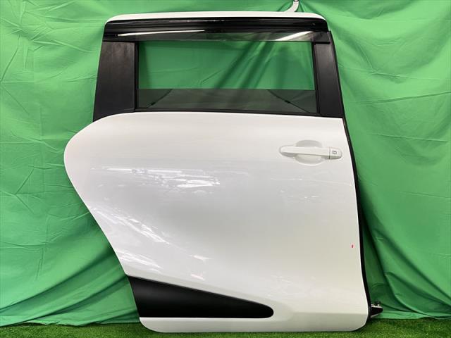 【中古】中古部品 シエンタ NSP170G 右リアドア 【3330240100-002026565213300】|e-cleマート