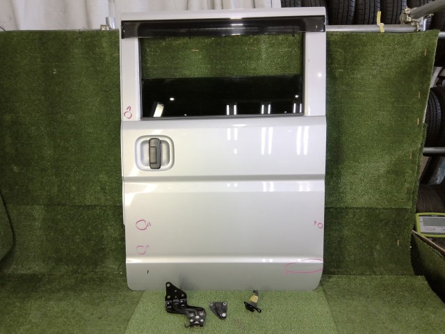 【中古】中古部品 エブリィ DA17V 左リアドア 【3260070000-260701000513400】|e-cleマート