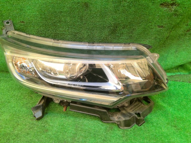 【中古】中古部品 フリード GB7 右ヘッドランプ 【3260240000-260706000110800】|e-cleマート