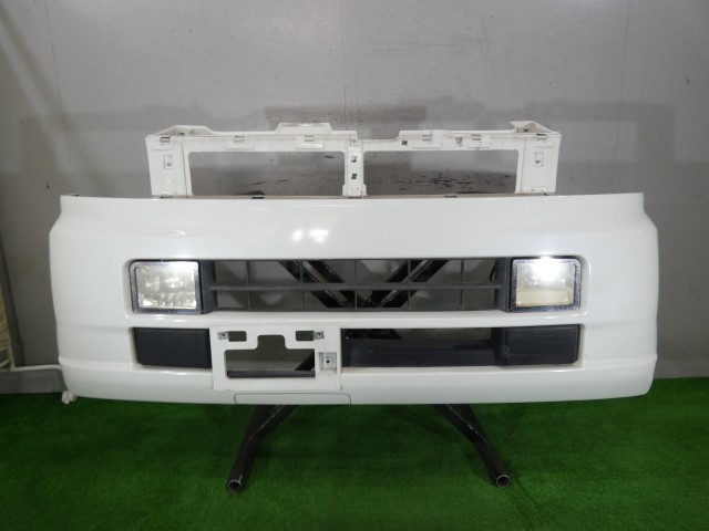 【中古】中古部品 エブリィ DA64W フロントバンパー 【3260250000-000026081210100】|e-cleマート