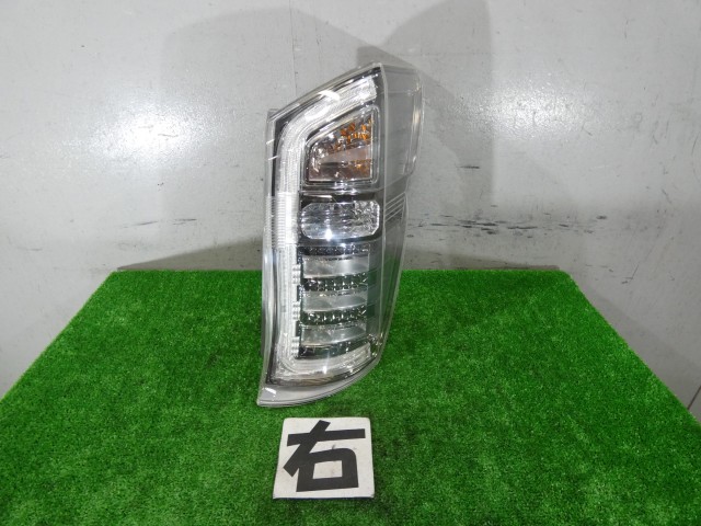 【中古】中古部品 ステップワゴン RK5 右テールランプ 【3260250000-000026080115500】|e-cleマート