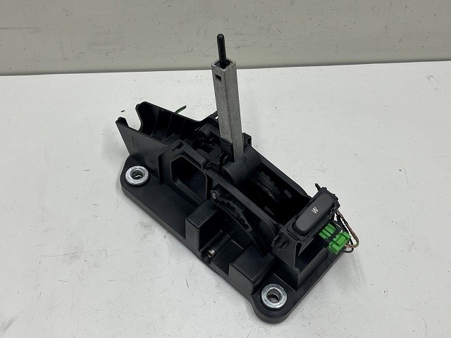【中古】中古部品 ボルボ 70シリーズ 8B5244W シフトレバー 【3310070100-0000Y0773637850】|e-cleマート