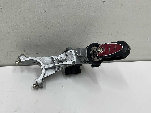 【中古】中古部品 ジュリエッタ 94018 イグニッションスイッチ・キーシリンダー 【3310070100-0000Y0780268650】|e-cleマート