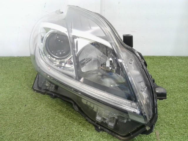 【中古】中古部品 プリウス ZVW30 右ﾍｯﾄﾞﾗﾝﾌﾟ 【3310090100-202606083910800】｜e-cleマート