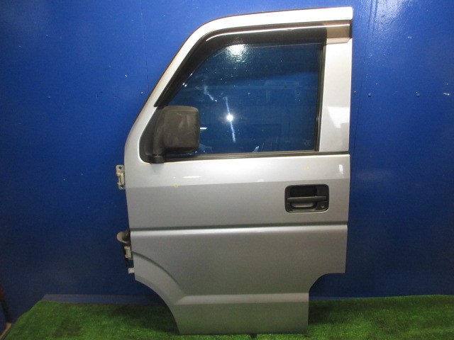 【中古】中古部品 エブリィ DA64V 左ﾌﾛﾝﾄﾄﾞｱ 【3310270100-000015423013200】｜e-cleマート