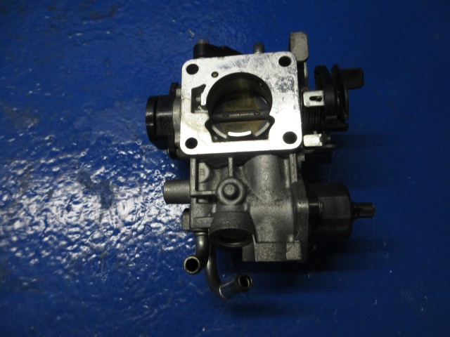 【中古】中古部品 キャリィ DA63T ｽﾛｯﾄﾙﾎﾞﾃﾞｨ 【3310270100-000015408620300】｜e-cleマート