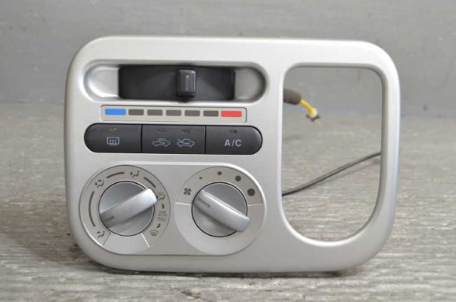 【中古】中古部品 ラパン HE22S A/Cｽｲｯﾁﾊﾟﾈﾙ 【3310580000-260704000160900】｜e-cleマート