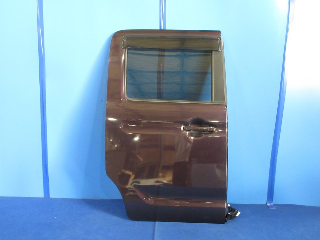 【中古】中古部品 スペーシア MK53S 右ﾘｱﾄﾞｱ 【3310590000-202606037813300】｜e-cleマート