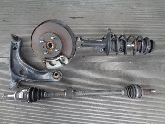 【中古】中古部品 アクア NHP10 右フロントストラット 【3330160100-000026017550100】|e-cleマート