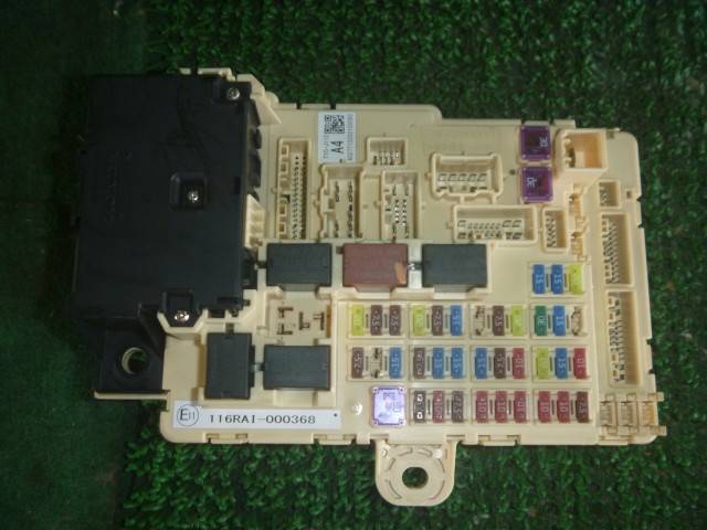 【中古】中古部品 N−BOX JF1 ヒューズボックス 【3330370100-000263012467800】|e-cleマート