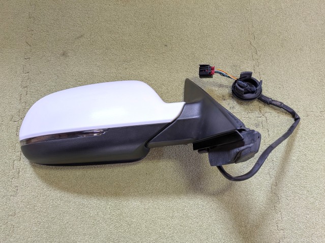 【中古】中古部品 アウディ A3 8PCAX 右ｻｲﾄﾞﾐﾗｰ 【3330450100-260629000113500】｜e-cleマート