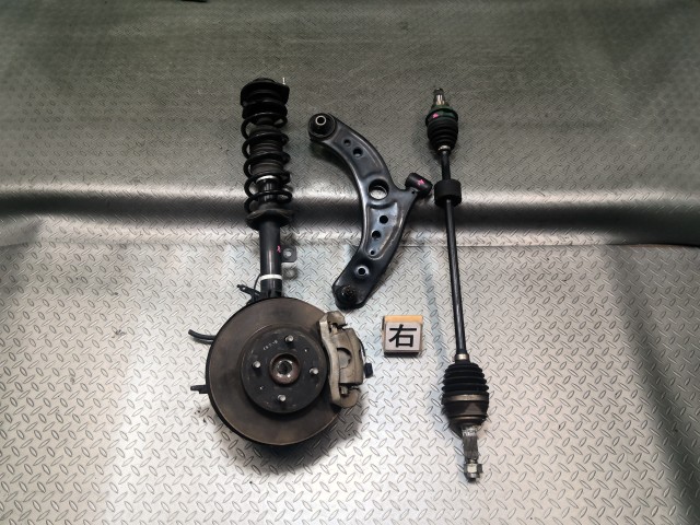 【中古】中古部品 タンク M900A 右ﾌﾛﾝﾄｽﾄﾗｯﾄ 【3330990700-202605005350100】｜e-cleマート