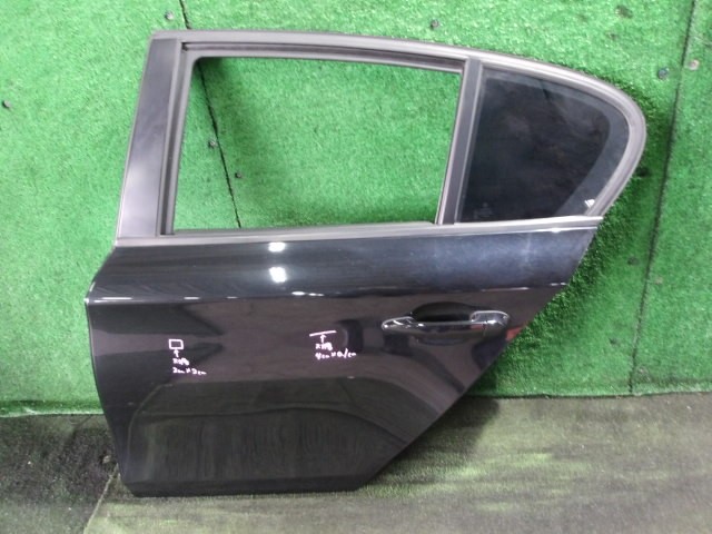 【中古】中古部品 BMW 1シリーズ UD20 左リアドア 【3340220100-000227015313400】|e-cleマート