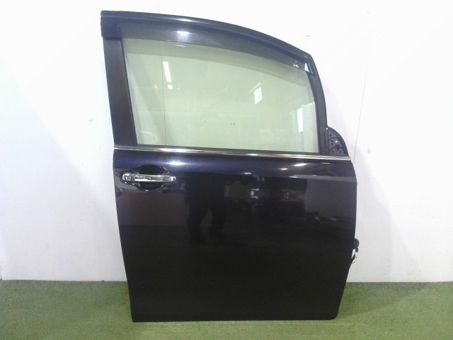 【中古】中古部品 エスクァイア ZWR80G 右フロントドア 【3310090100-202607016413100】|e-cleマート