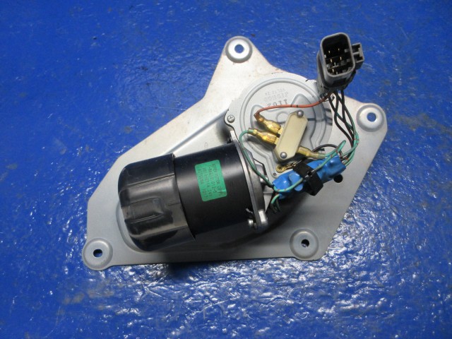 【中古】中古部品 いすゞトラクター EXD52AD ﾌﾛﾝﾄﾜｲﾊﾟｰﾓｰﾀｰ 【3310270100-000014065261600】｜e-cleマート 11,884円