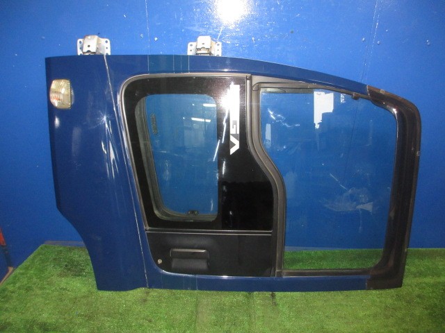 【中古】中古部品 いすゞトラクター EXD52AD 左フロントドア 【3310270100-000014065213200】|e-cleマート