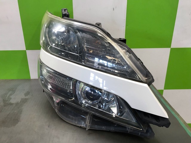 【中古】中古部品 ヴェルファイア ANH20W 右ヘッドランプ 【3330530100-000005603910800】|e-cleマート