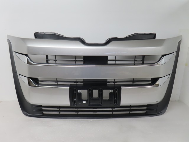 【中古】中古部品 ノア ZWR90W ラジエータグリル 【3380050000-000038556210400】|e-cleマート