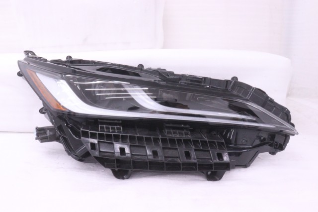 【中古】中古部品 ハリアー MXUA80 右ﾍｯﾄﾞﾗﾝﾌﾟ 【3260520000-260710501610800】｜e-cleマート