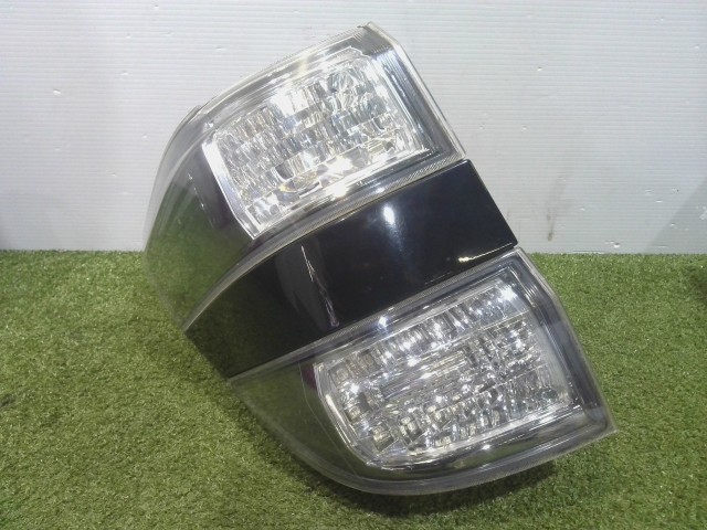【中古】中古部品 ヴェルファイア ANH20W 左ﾃｰﾙﾗﾝﾌﾟ 【3310090100-202606104715600】｜e-cleマート 10,382円
