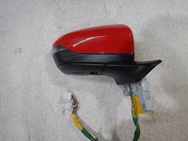 【中古】中古部品 レヴォーグ VN5 右サイドミラー 【3330810100-260708000313500】|e-cleマート