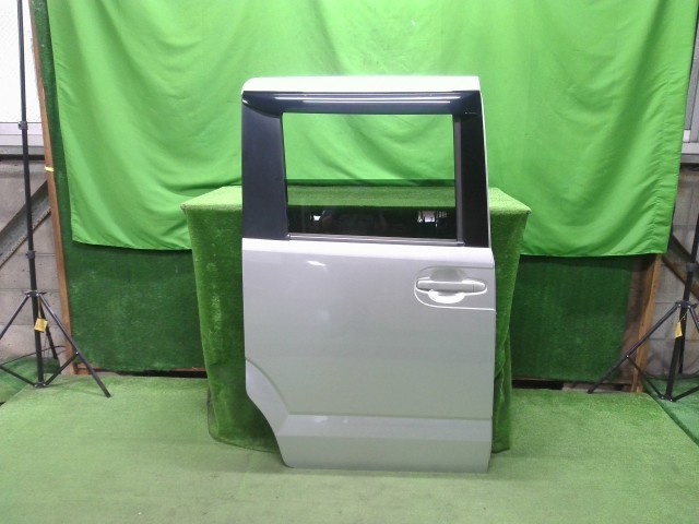 【中古】中古部品 Ｎ&minus;ＢＯＸ JF1 右ﾘｱﾄﾞｱ 【3310200100-000022984213300】｜e-cleマート