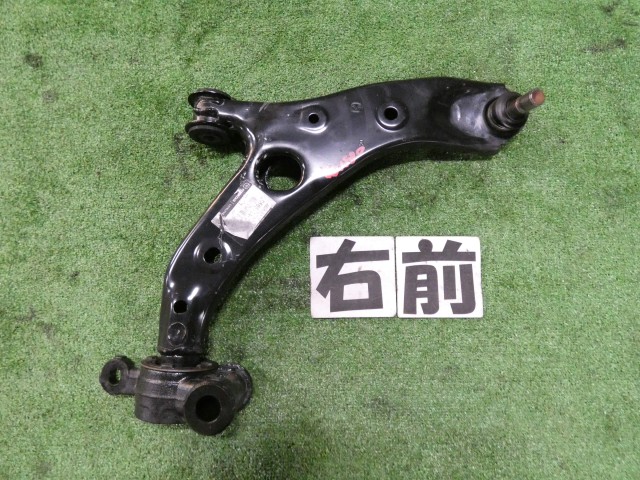 【中古】中古部品 アクセラ BYEFP 右フロントロアアーム 【3260250000-000026083151720】|e-cleマート