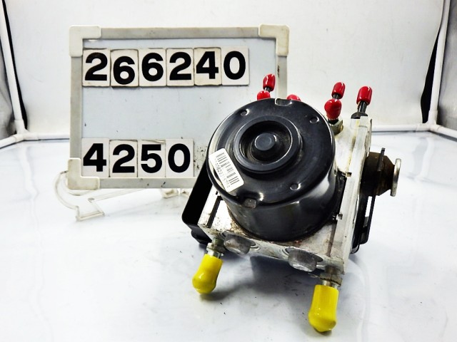 【中古】中古部品 パッソ KGC10 ABSアクチュエーター 【3330890100-000026624042500】|e-cleマート
