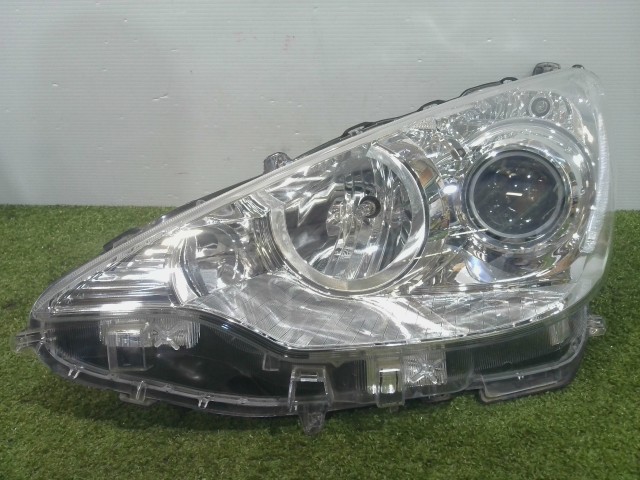 【中古】中古部品 アクア NHP10 左ヘッドランプ 【3310090100-202607041010900】|e-cleマート