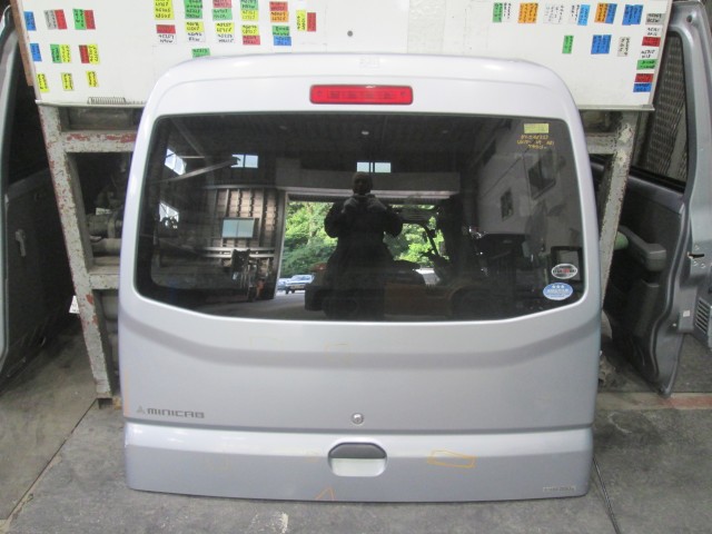 【中古】中古部品 ミニキャブ U61V バックドア 【3310160100-000004533315800】|e-cleマート