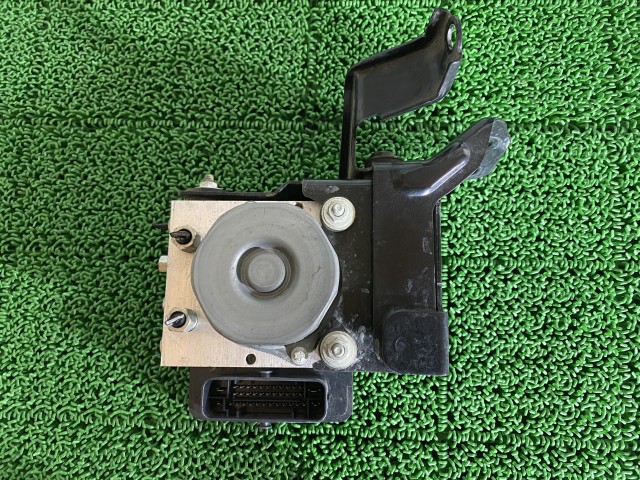 【中古】中古部品 エクストレイル T32 ABSアクチュエーター 【3310190100-000266004442500】|e-cleマート