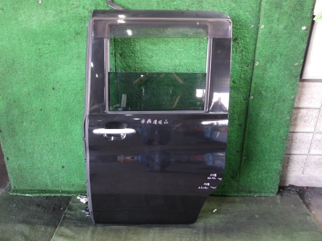 【中古】中古部品 タント L375S 左ﾘｱﾄﾞｱ 【3340220100-000227042413400】｜e-cleマート