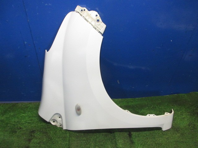 【中古】中古部品 キャロル HB25S 右フロントフェンダー 【3310270100-000015435910600】|e-cleマート