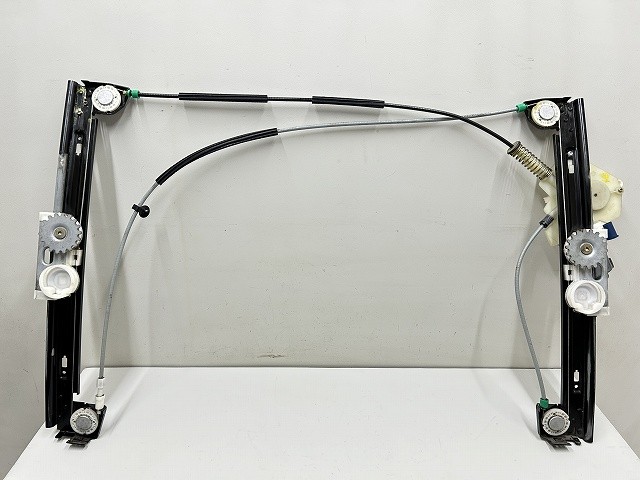 【中古】中古部品 BMW ミニ RA16 右フロントドアレギュレータ・モーター 【3310070100-000090770413120】|e-cleマート