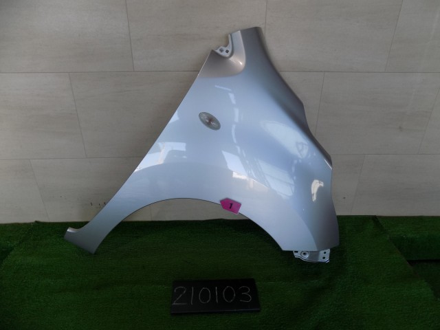 【中古】中古部品 ワゴンR MH34S 右フロントフェンダー 【3310120100-260716000110600】|e-cleマート