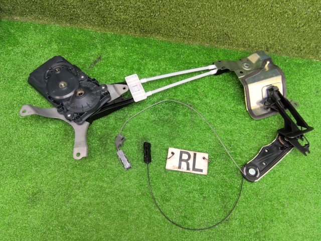 【中古】中古部品 シエンタ MXPL10G 左パワースライドドアモーター 【3330200100-252679000064660】|e-cleマート