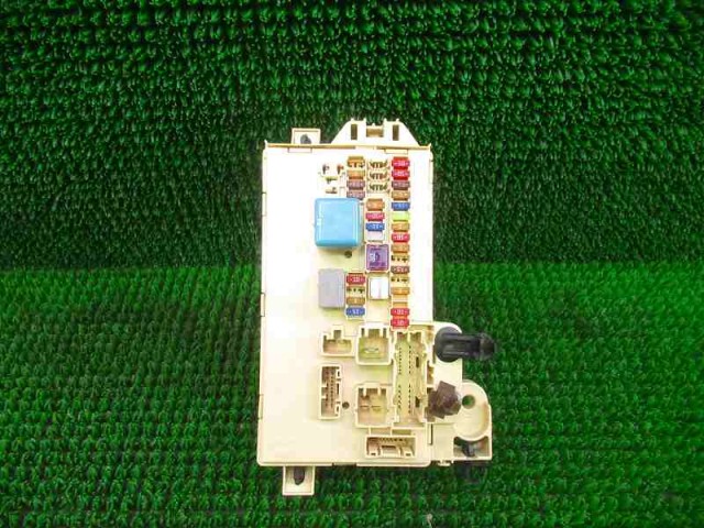 【中古】中古部品 ムーヴ LA100S ヒューズボックス 【3330210100-000038144067800】|e-cleマート