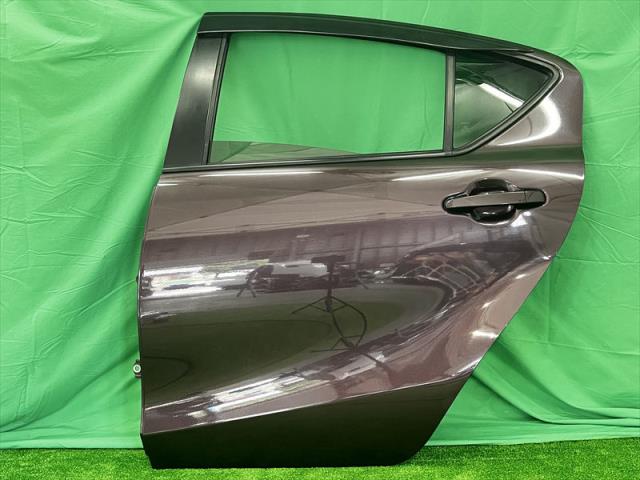 【中古】中古部品 アクア NHP10 左リアドア 【3330240100-002026572313400】|e-cleマート