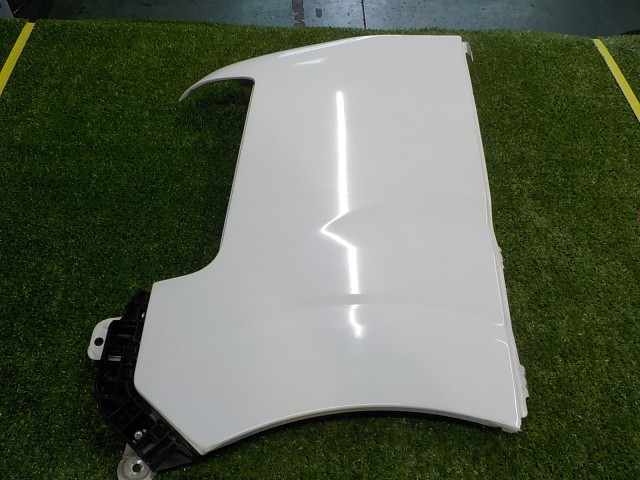 【中古】中古部品 NV100クリッパー DR17V 左フロントフェンダー 【3260200000-260709000410700】|e-cleマート