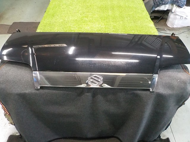 【中古】中古部品 エブリィ DA52W ﾎﾞﾝﾈｯﾄﾌｰﾄﾞ 【3260200000-260709000510500】｜e-cleマート