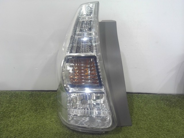 【中古】中古部品 プリウスα ZVW41W 左テールランプ 【3310090100-202607047815600】|e-cleマート