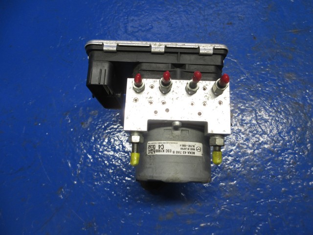 【中古】中古部品 MAZDA3 BP8P ABSアクチュエーター 【3310270100-000015434242500】|e-cleマート
