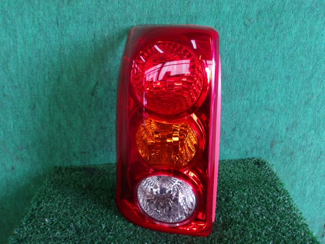 【中古】中古部品 ラウム NCZ25 左ﾃｰﾙﾗﾝﾌﾟ 【3310420000-000002433115600】｜e-cleマート