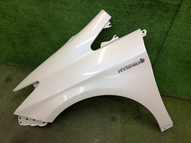 【中古】中古部品 プリウス ZVW#0 左フロントフェンダー 【3310540000-000026213210700】|e-cleマート